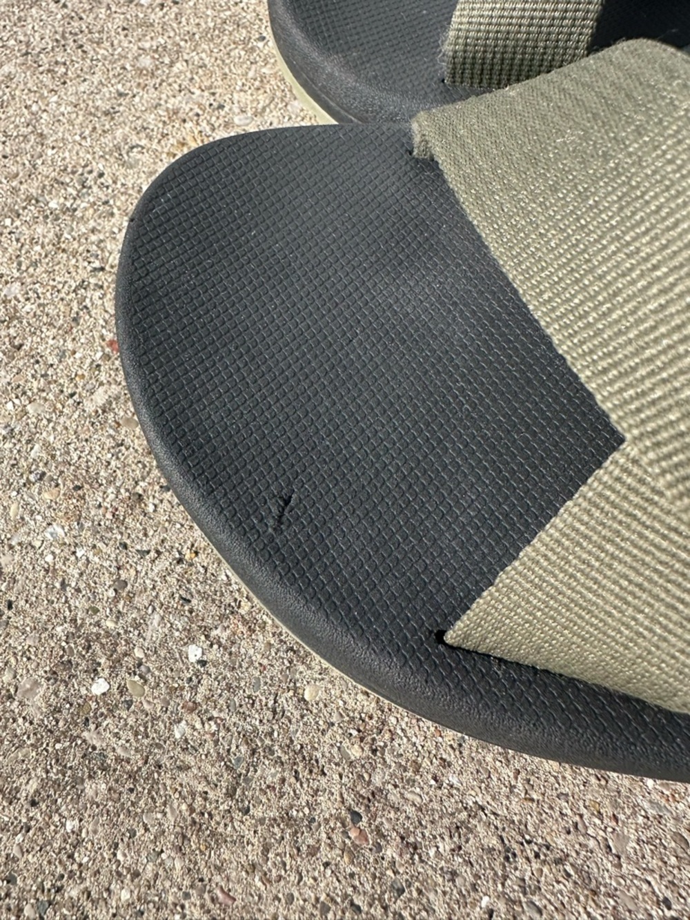 Chaco Olive Green and Black Men’s CushZ s Slide Size 10 - Picture 6 of 9
